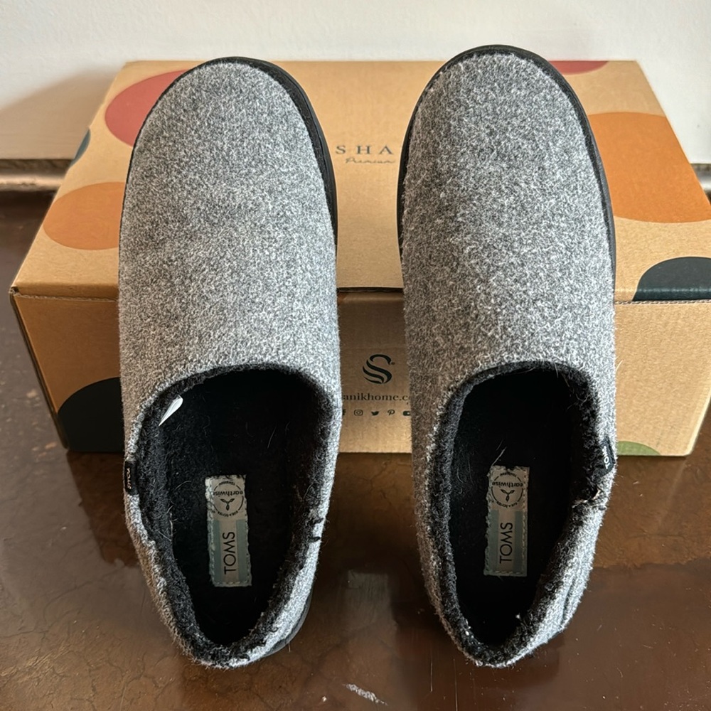 Gray/Black Toms House Slippers